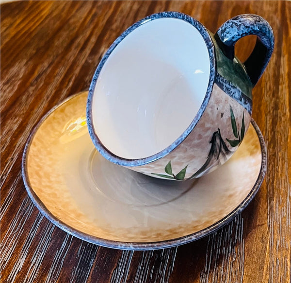 Empty teacup without wax